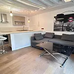 Bright 1-Bedroom In The Heart Of The Marais