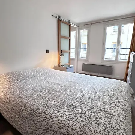 Apartment Bright 1-bedroom In The Heart Of The Marais Paris